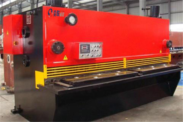 液壓擺(bai)式剪闆機 液壓擺(bǎi)式剪闆機