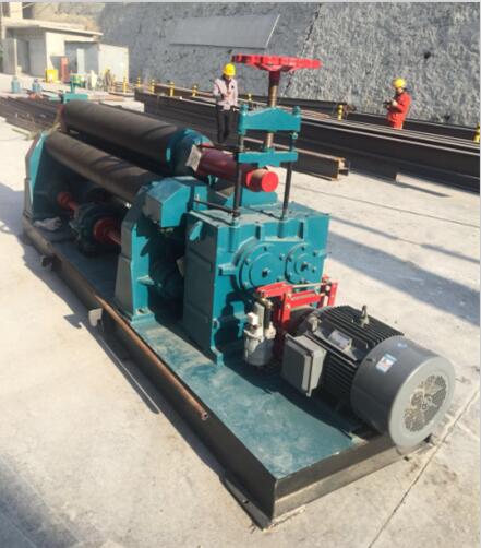 三(san)輥卷闆(pǎn)機 三輥卷(juàn)闆機