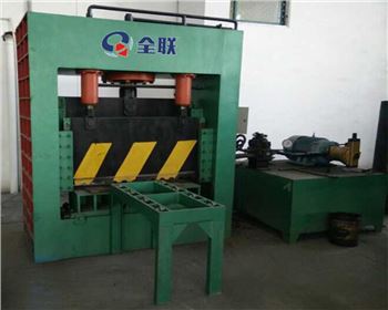 液(yè)壓龍門(men)剪切機(ji)