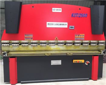 液壓(ya)數顯折彎(wan)機