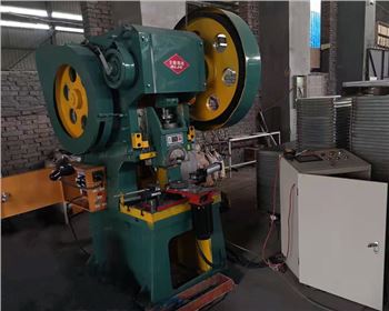 法(fa)蘭沖孔(kǒng)機