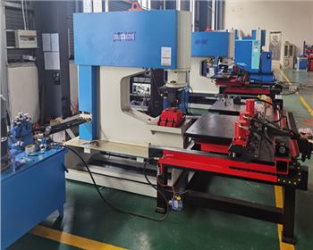 液壓數(shu)控沖孔(kǒng)中心